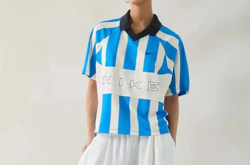 Nike Women's Sportswear Oversized Jersey Size Small